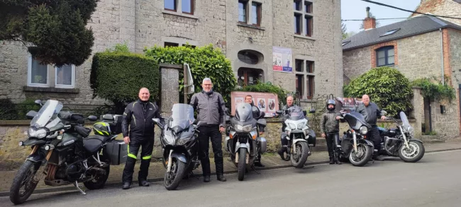 bikers bike Harley Davidson au plaisir guesthouse Hastière Dinant Namur Belgium Cluedo B&B